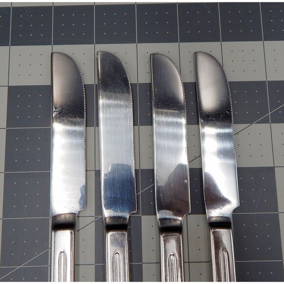 Retroneu INFINITE Stainless Dinner Knives Serrated 18/8 Korea Glossy Flatware 4P - Picture 3 of 9